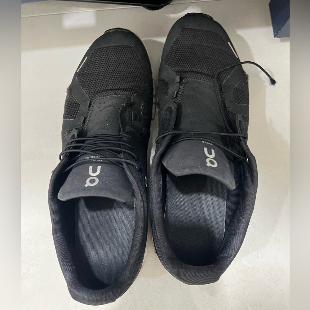 Used onclouds and under armor curry’s